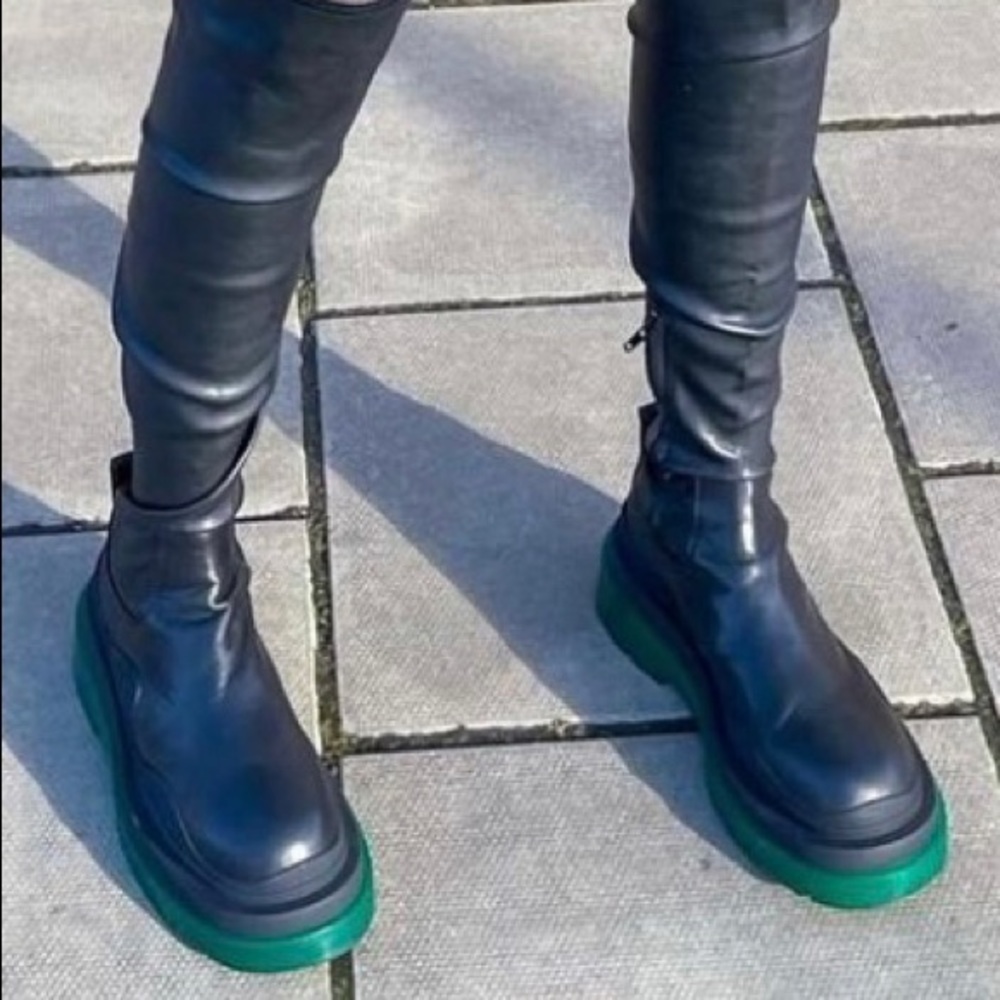 LOOKING FOR THESE BOOTS!!!!